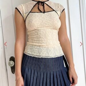 Lisa Says Gah Mariposa Lace Bow Tee